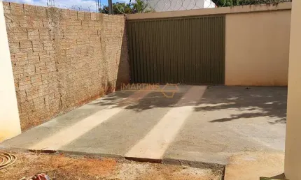 Casa com 2 quartos à venda na Praça Gaioso Neves, São Sebastião, Araguari