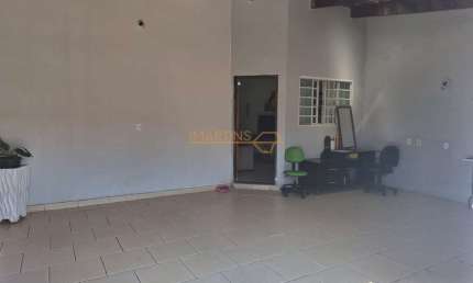 Casa à venda no bairro Santa Terezinha - Araguari/MG
