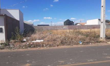 Terreno à venda no bairro Jóquei Clube - Araguari/MG