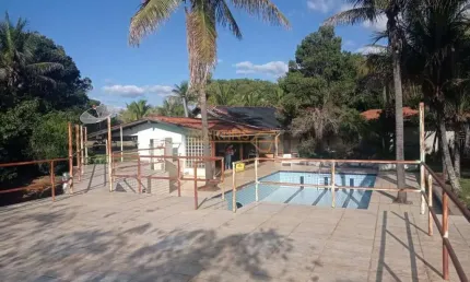 Casa com 6 quartos à venda no São Sebastião, Araguari 