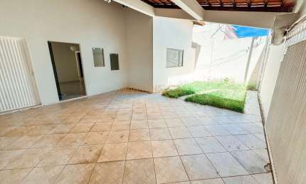 Casa com 3 quartos à venda no Goiás, Araguari 