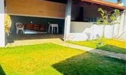 Casa com 3 quartos à venda na Praça Gaioso Neves, Centro, Araguari
