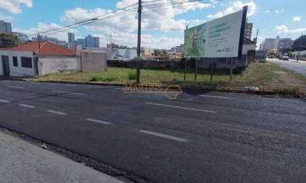 Terreno à venda na Praça Gaioso Neves, Centro, Araguari