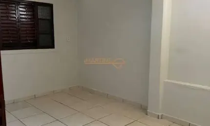 Casa com 4 quartos à venda na Praça Gaioso Neves, Paraíso, Araguari