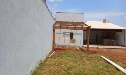 Casa à venda no bairro Jardim Botanico - Araguari/MG