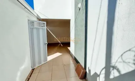 Casa com 3 quartos à venda na Praça Gaioso Neves, Bosque, Araguari