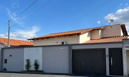 Casa com 3 quartos à venda na Praça Gaioso Neves, Sibipiruna, Araguari
