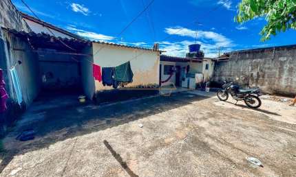 Casa à venda no bairro Jardim Milenium - Araguari/MG
