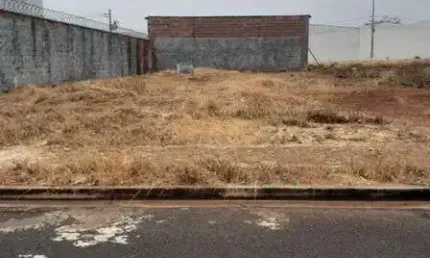 Terreno Plano à venda no bairro Sibipiruna - Araguari/MG