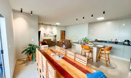 Casa com 3 quartos à venda no Centro, Araguari 