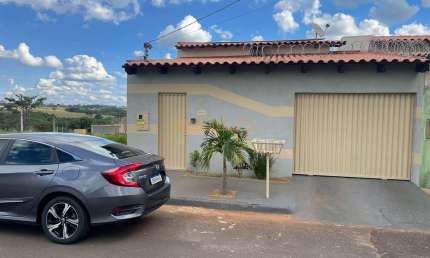 Casa com 2 quartos à venda no Bosque, Araguari 