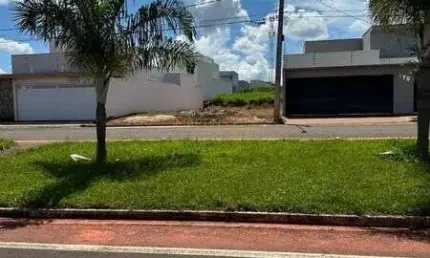 Terreno à venda no bairro Jardim Interlagos I - Araguari/MG