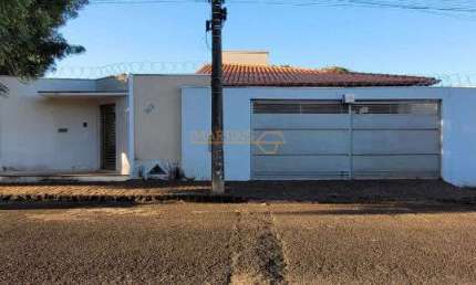 Casa com 5 quartos à venda na Rua Antônio Lemos da Silva, Bosque, Araguari