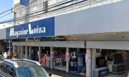 Casa comercial à venda na Praça Gaioso Neves, Centro, Araguari