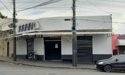 Casa comercial à venda no Centro, Araguari 