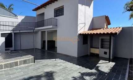 Casa com 4 quartos à venda na Rua Antônio Lemos da Silva, Bosque, Araguari