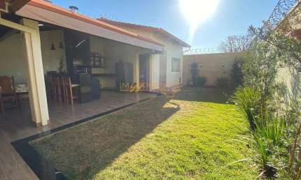 Casa com 3 quartos à venda na Rua Antônio Lemos da Silva, Amorim, Araguari