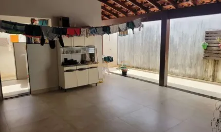Casa à venda no bairro Jardim Interlagos II - Araguari/MG