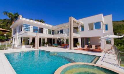 Casa à venda no bairro Praia Brava - Florianópolis/SC