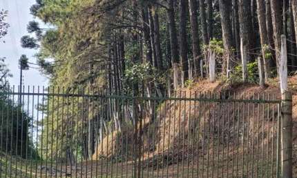 Terreno à venda no Rio Vermelho, Campo Alegre  por R$ 690.000