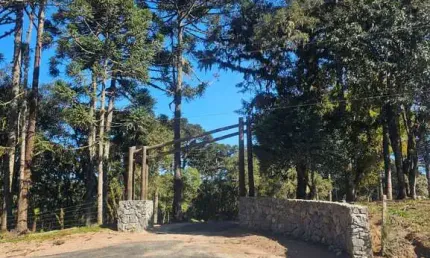 Terreno à venda no Bateias de Cima, Campo Alegre  por R$ 625.537