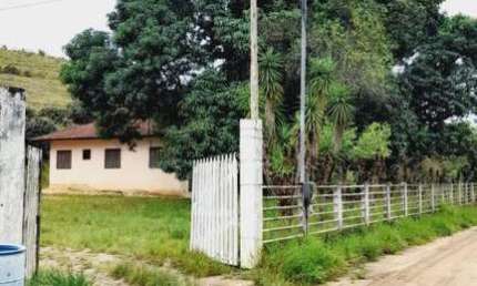Sítio para Venda em Silva Jardim, Caxito, 4 dormitórios, 2 banheiros