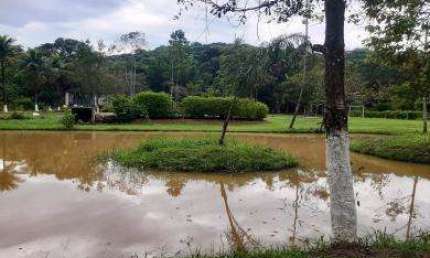 Sítio para Venda em Cachoeiras de Macacu, Maraporã, 4 dormitórios, 4 suítes, 2 banheiros, 2 vagas