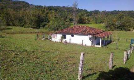 Sítio para Venda em Cachoeiras de Macacu, Maraporã, 3 dormitórios, 1 suíte, 1 banheiro, 2 vagas