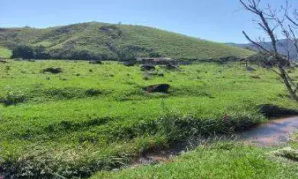 Fazenda para Venda em Cachoeiras de Macacu, Maraporã, 3 dormitórios, 1 suíte, 2 banheiros, 3 vagas