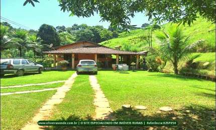 Sítio para Venda em Cachoeiras de Macacu, Papucaia, 5 dormitórios, 3 suítes, 2 banheiros, 3 vagas