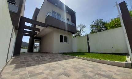 Casa com 3 quartos à venda no São João do Rio Vermelho, Florianópolis  por R$ 489.000