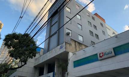 Prédio com 26 salas para alugar na Avenida Prudente de Morais, 890, Coração de Jesus, Belo Horizonte