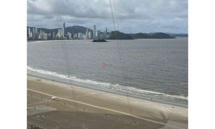 VENDE-SE FRENTE MAR LATERAL EM BALNEÁRIO CAMBORIÚ/SC