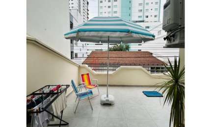 ALUGA-SE ANUAL APARTAMENTO MOBILADO NO CENTRO DE BALNEÁRIO CAMBORIÚ/SC