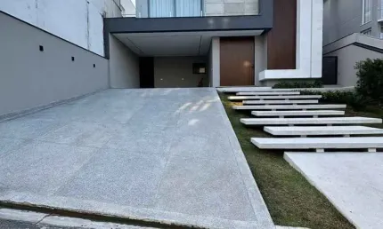 Casa Maravilhosa Mobiliada no Residencial Real Park – ARUJÁ/SP