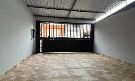 Lindo sobrado pronto para morar com espaço para piscina