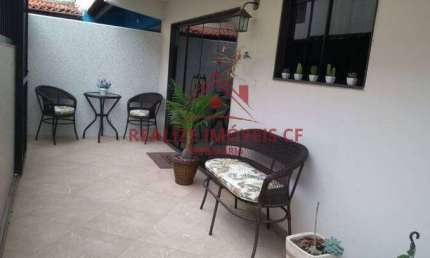 Casa triplex 03 quartos à venda em condomínio Jardim Flamboyant Cabo Frio