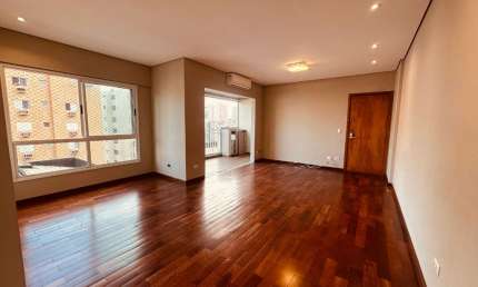No Boqueirão um lindo apartamento em andar alto com 3 suites.