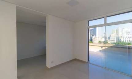 Linda cobertura com 2 dorms e Terraço ao lado do Metrô República  - SP