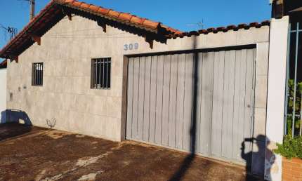 Casa com 2 quartos à venda na Rua Alzira Silveira Pinheiro, 309, Vila Pinheiro, Pirassununga
