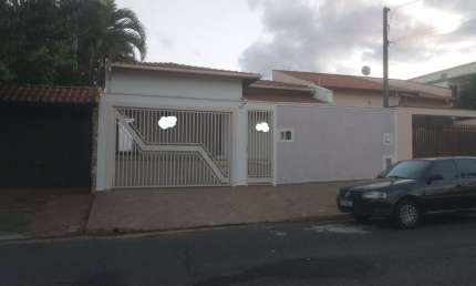 Casa com 3 quartos à venda na Rua Martimiano dos Santos, 1596, Cidade Jardim, Pirassununga