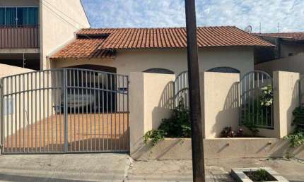 Melhor localização da zona norte, Jardim dosEstados - Londrina/PR. Casa mais Dependência.