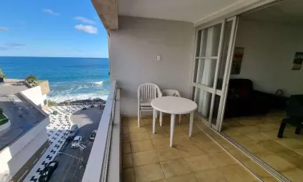 Ótimo apartamento na praia de astúrias, vista mar, 3 dormitórios. lazer, 1 vaga de garagem.