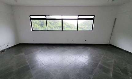 PITANGUEIRAS – NA QUADRA DA PRAIA, APARTAMENTO AMPLO, CLARO E SUPER AREJADO, LAZER NO PRÉDIO E 02 VAGAS DE GARAGEM.