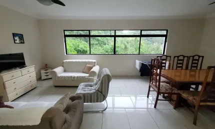 PITANGUEIRAS – NA QUADRA DA PRAIA, APARTAMENTO TOTALMENTE REFORMADO, LAZER NO PRÉDIO E 02 VAGAS DE GARAGEM.