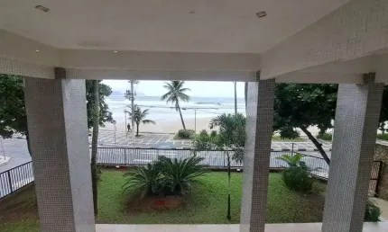Apartamento reformando frente ao mar, na praia das astúrias