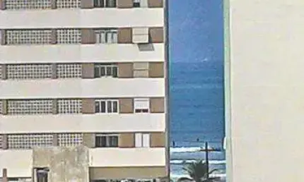 PITANGUEIRAS – UMA QUADRA DA PRAIA, EXCELETE APARTAMENTO COM VISTINHA MAR, ANDAR MEDIANO, CLARO E SUPER AREJADO, GARAGEM NO PRÉDIO DEMARCADA.