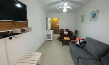 Pitangueiras – na quadra da praia, calçadão com vistinha lateral para o mar, local nobre, 50 m² úteis, localização privilegiada, 01 vaga de garagem.