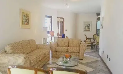 Praia de pitangueiras, alto padrão, 2 quadras da praia, 2 garagens, local nobre,130 metros de área útil, fino acabamento!!!