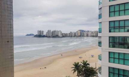 Pitangueiras - Frente total ao mar - Totalmente Reformado, Lindo - Garagem demarcada no prédio.